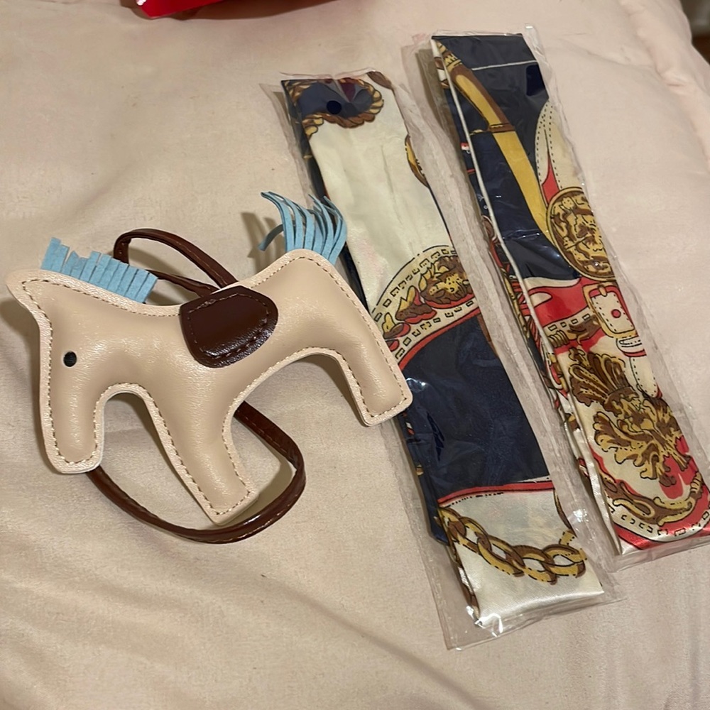 Handbag accessories